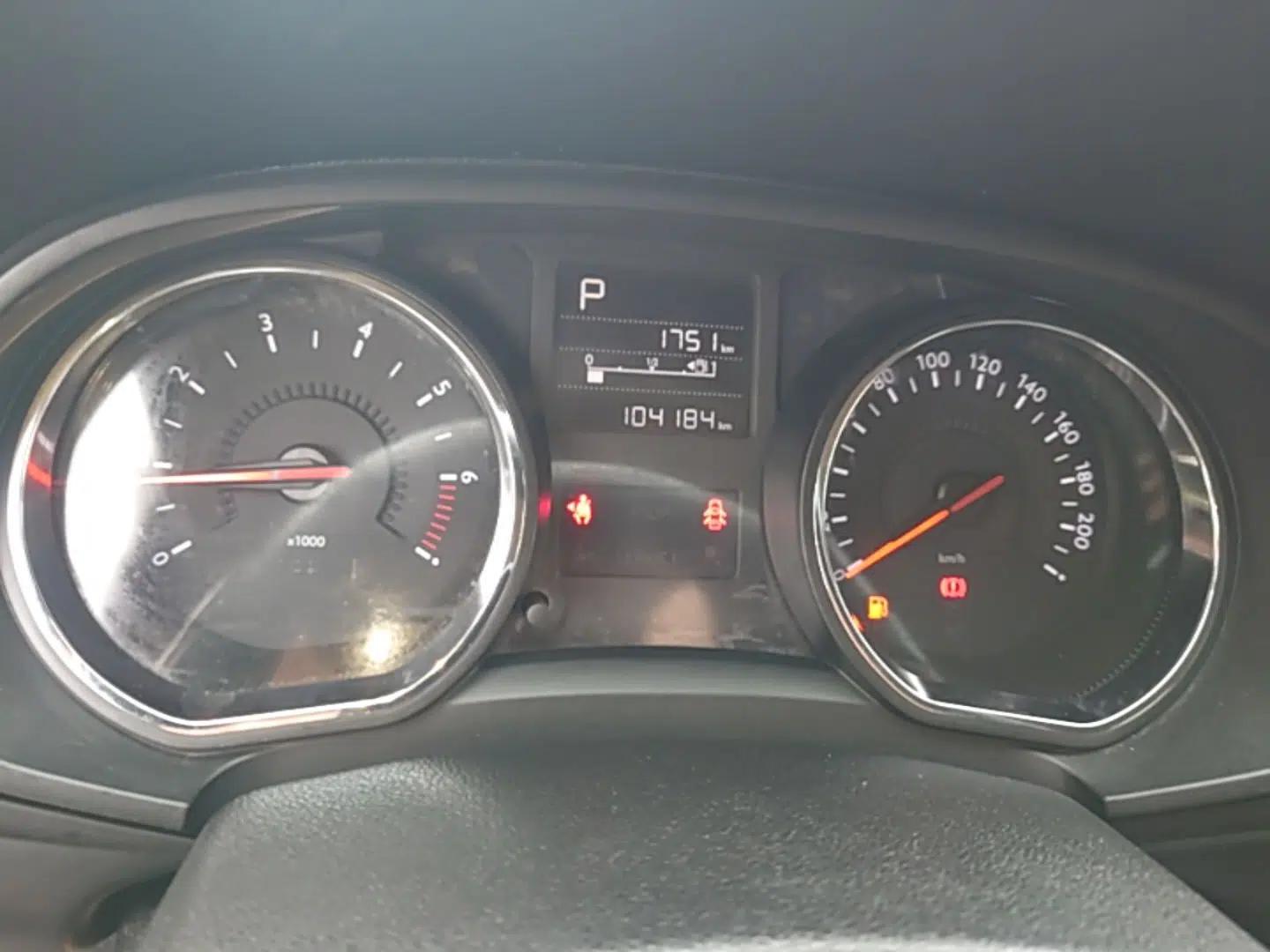 Citroen C3-XR 2015 1.6THP Automatic Pioneer Model — миниатюра 15