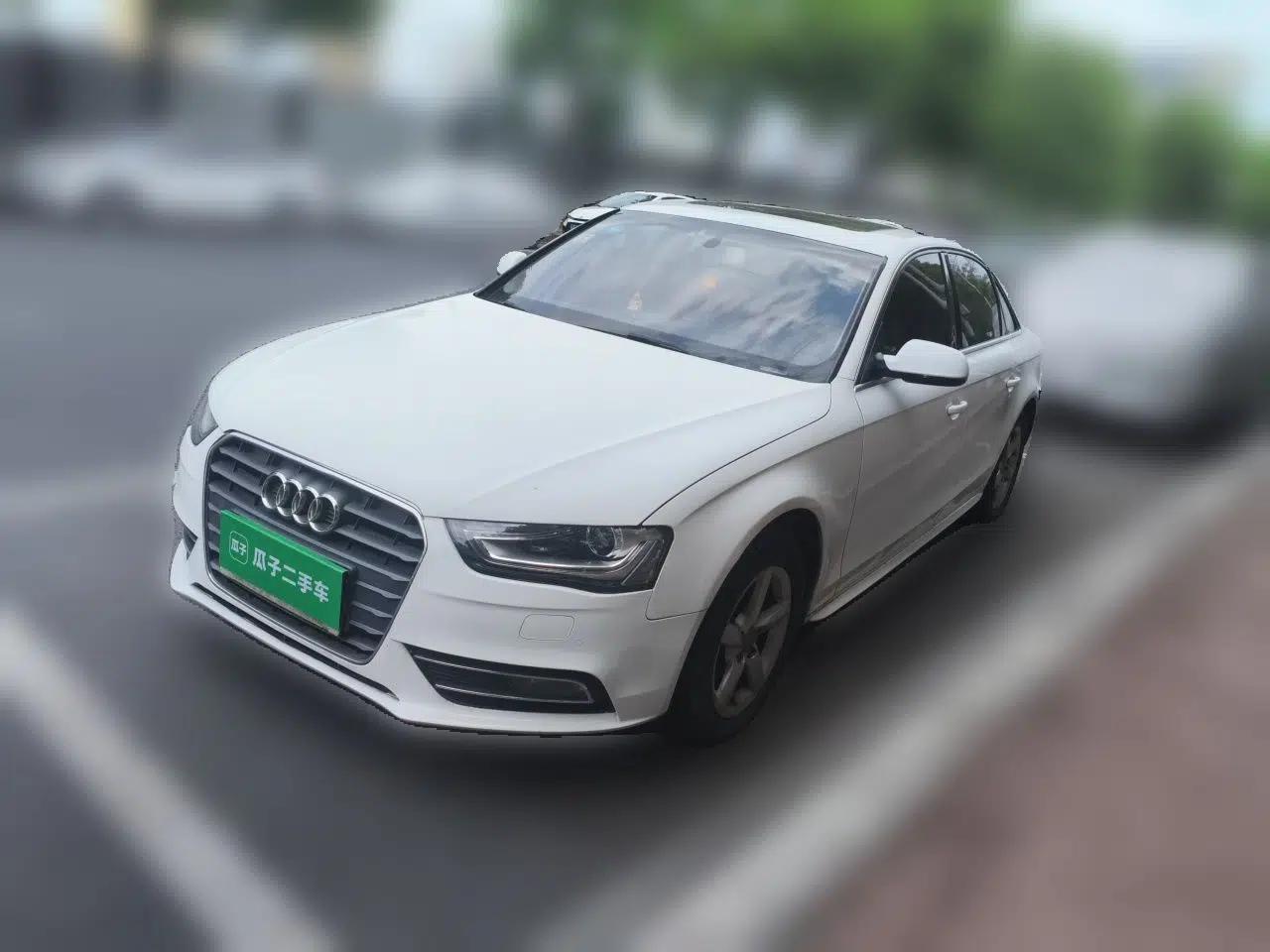 Audi A4L 2013 30 TFSI Manual Comfort Model — миниатюра 1