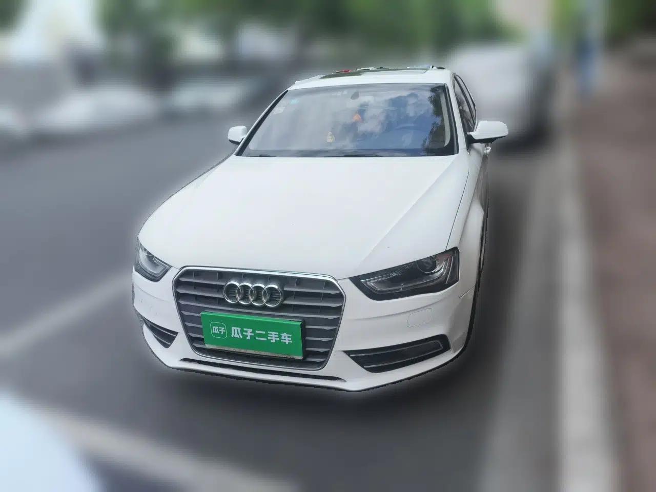 Audi A4L 2013 30 TFSI Manual Comfort Model — миниатюра 2