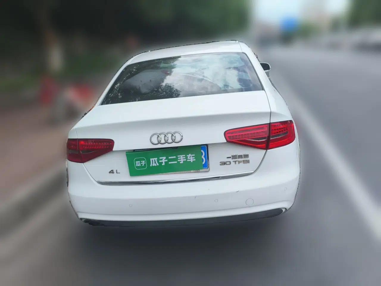 Audi A4L 2013 30 TFSI Manual Comfort Model — миниатюра 5