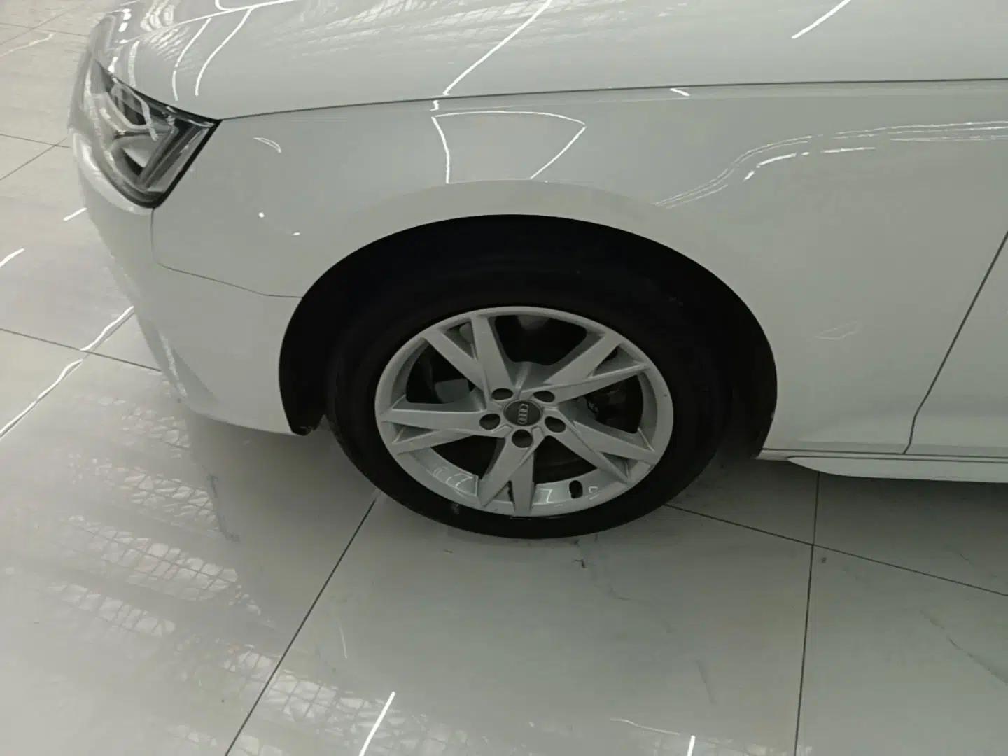 Audi A4L 2018 30th Anniversary Edition 40 TFSI Trendy Model — миниатюра 8