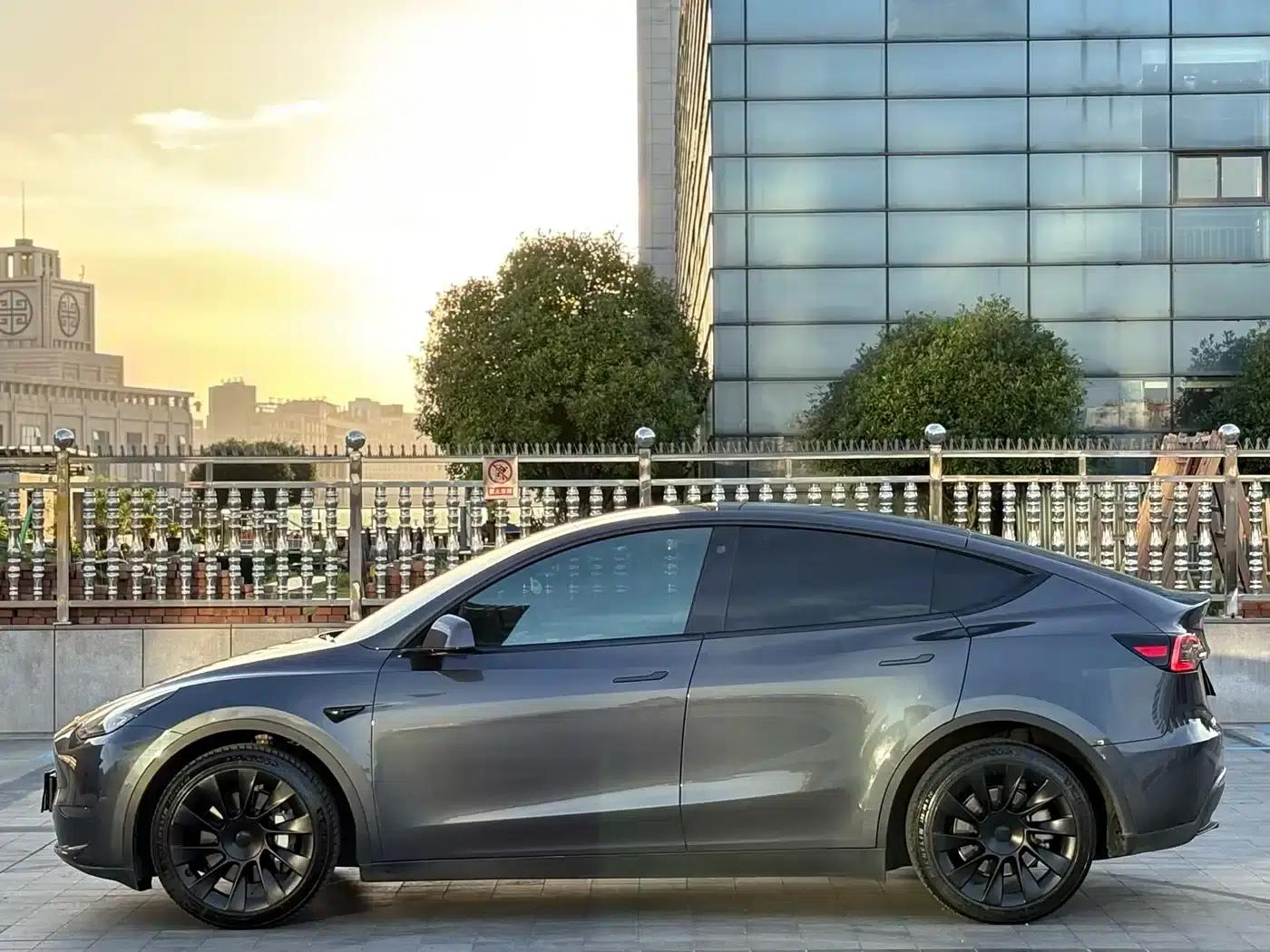 Model Y 2021 Facelift II - Long Range All-Wheel Drive — миниатюра 3