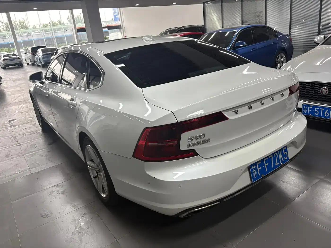 2018 Volvo S90 T4 Smart Edition — миниатюра 6