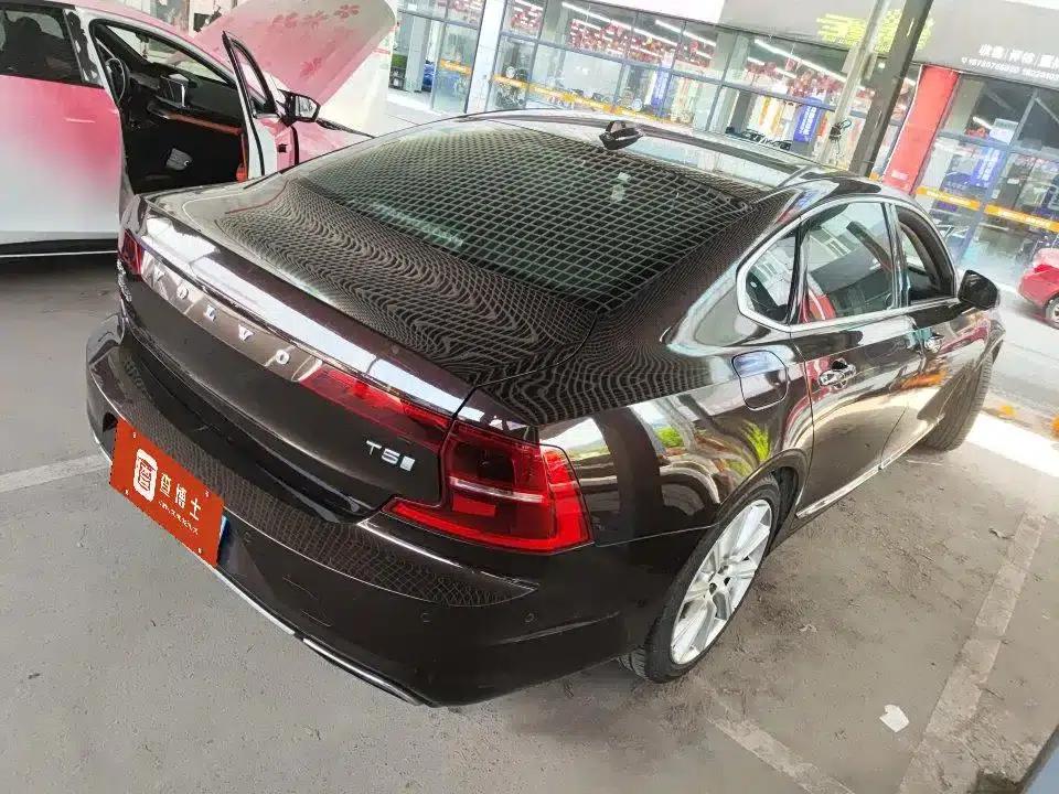2017 Volvo S90 T5 Inscription — миниатюра 3