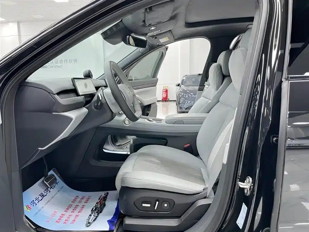 NIO ES8 2023 100kWh Executive Edition — миниатюра 8