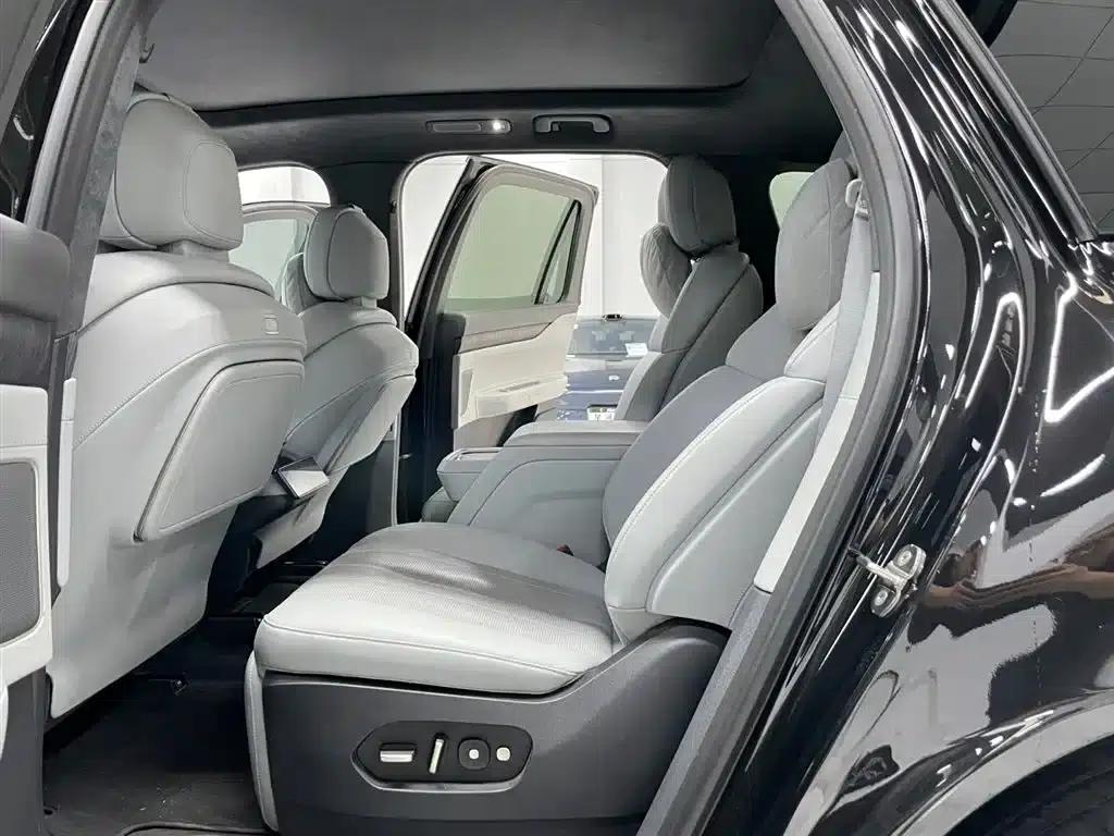 NIO ES8 2023 100kWh Executive Edition — миниатюра 9