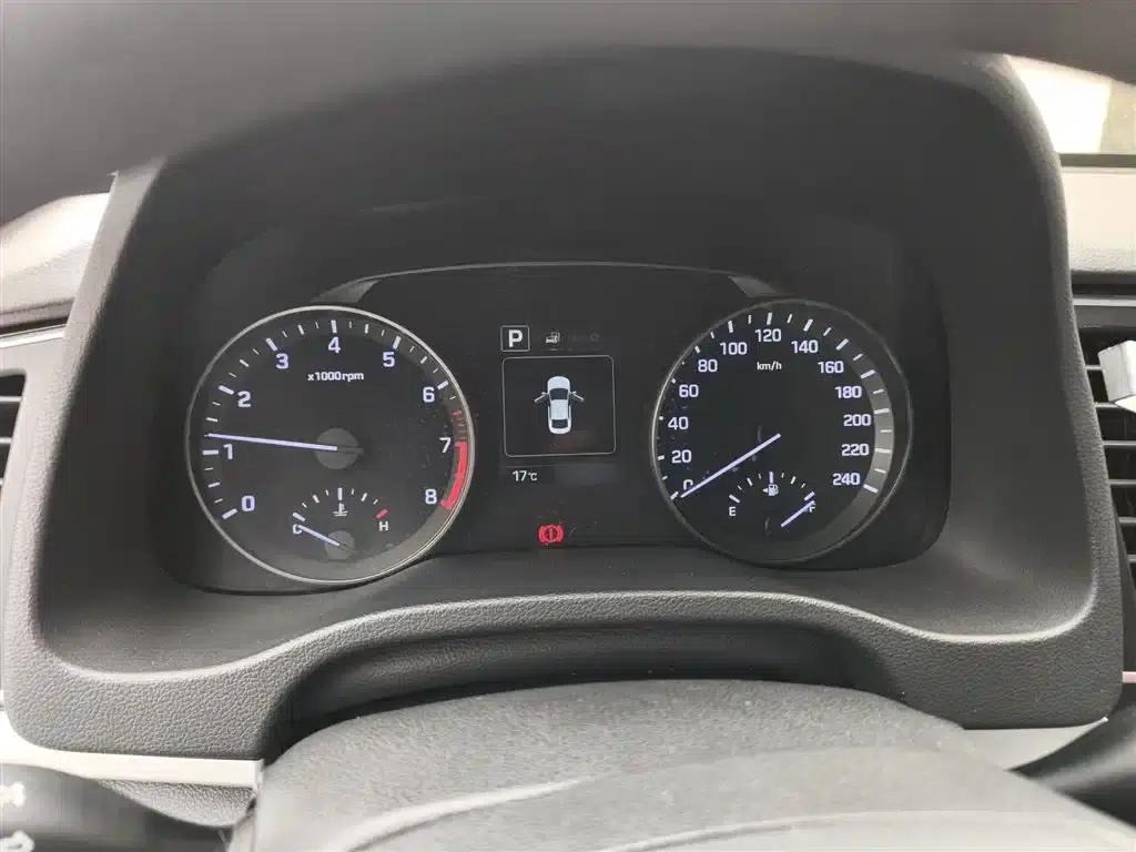 Hyundai Elantra 2016 1.6L Automatic Smart Elite Edition — миниатюра 4