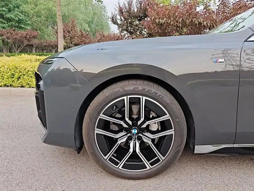 2023 BMW 7 Series 735Li M Sport Package — миниатюра 4