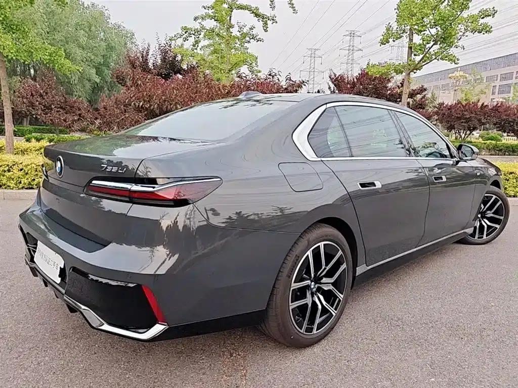 2023 BMW 7 Series 735Li M Sport Package — миниатюра 6