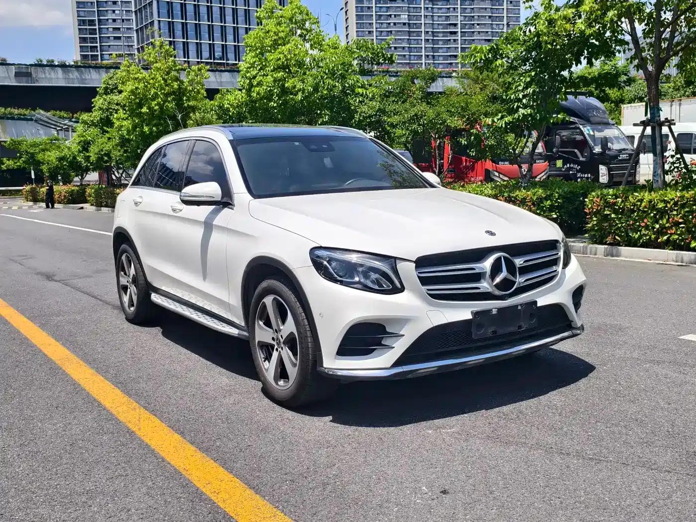 2017 Mercedes-Benz GLC 260 4MATIC Luxury — миниатюра 3