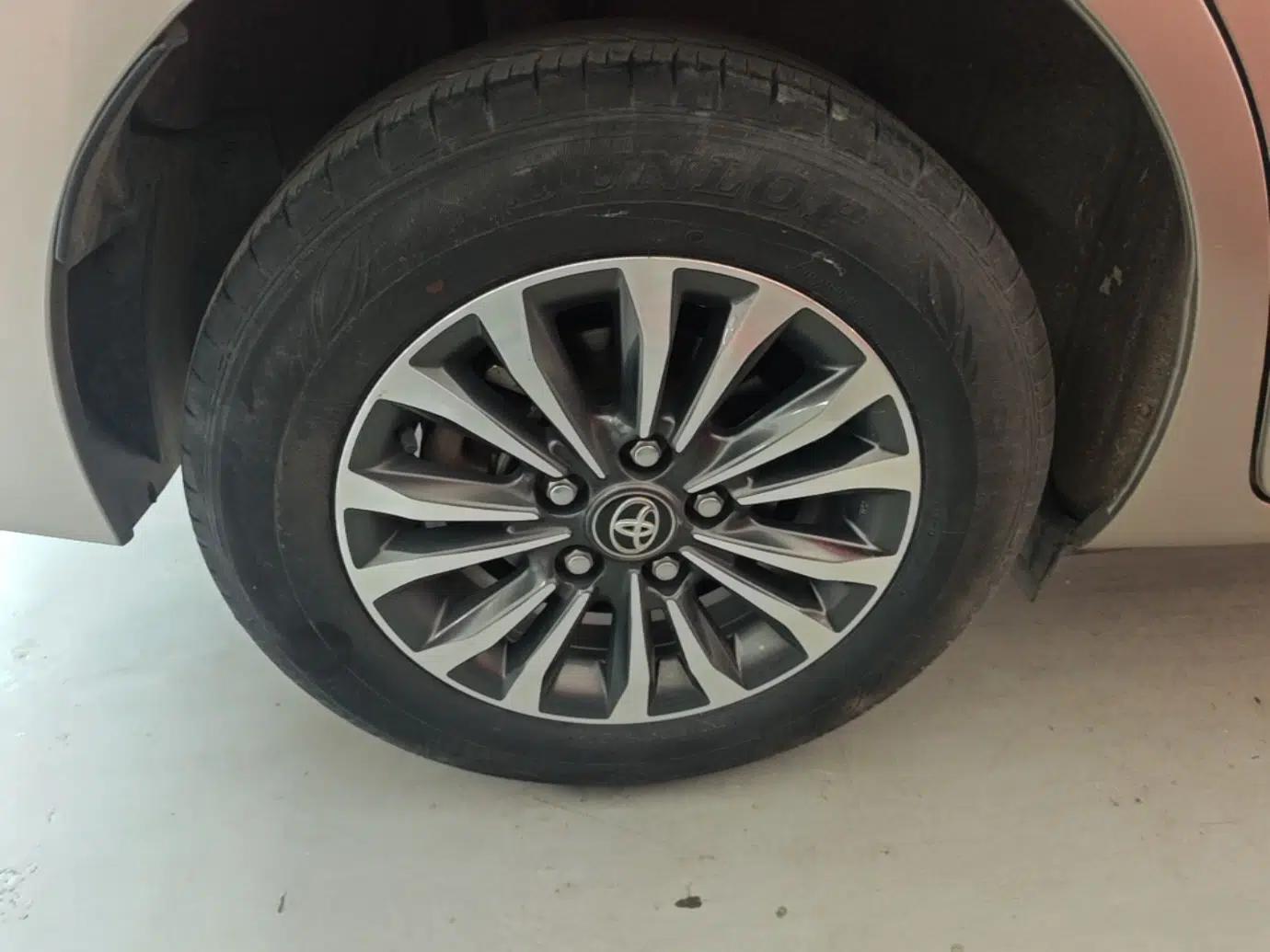 Used Toyota Corolla 2017 Revised Version 1.2T S-CVT GL-i — миниатюра 11