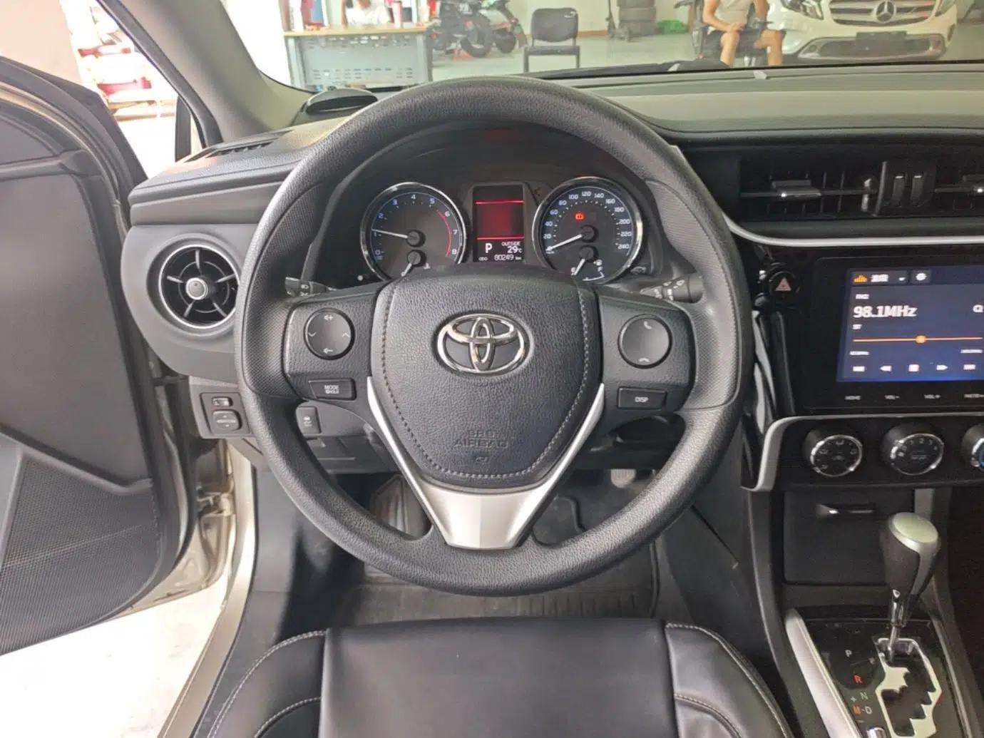 Used Toyota Corolla 2017 Revised Version 1.2T S-CVT GL-i — миниатюра 13