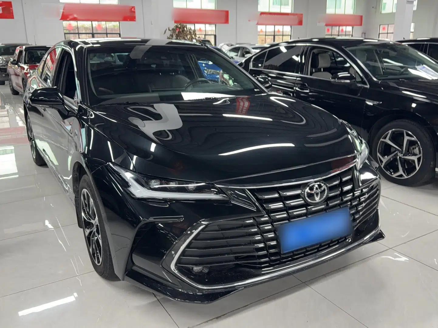 Used Toyota Avalon 2023 2.0L Premium Edition — миниатюра 3