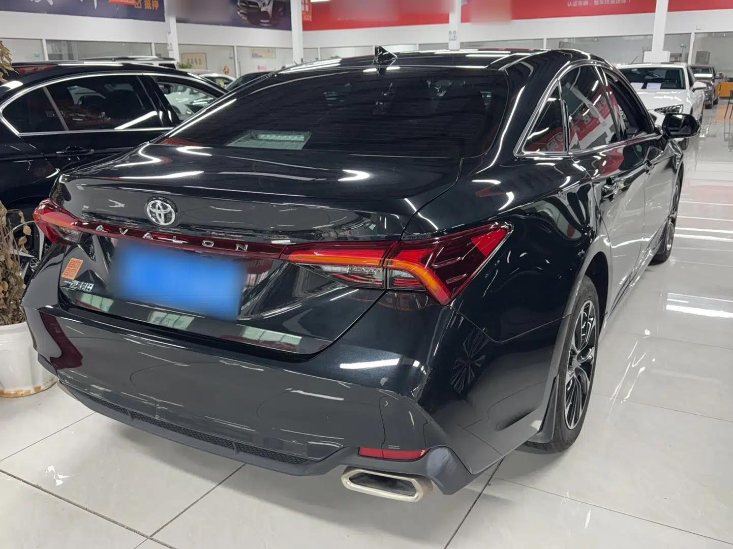 Used Toyota Avalon 2023 2.0L Premium Edition — миниатюра 4