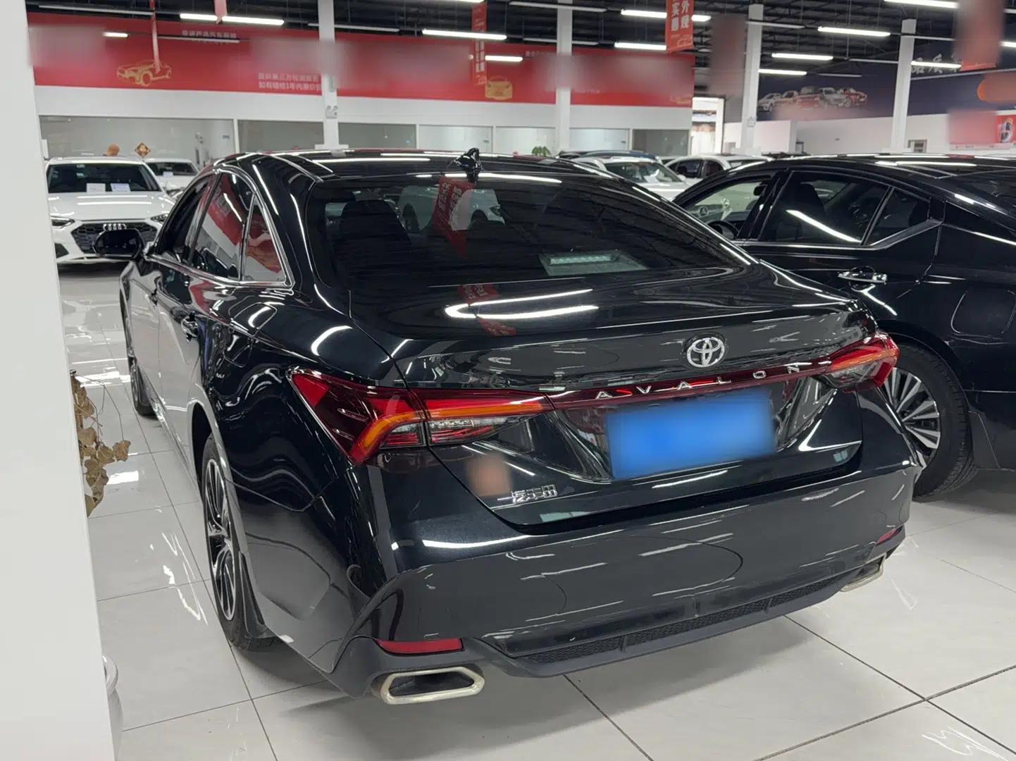 Used Toyota Avalon 2023 2.0L Premium Edition — миниатюра 6