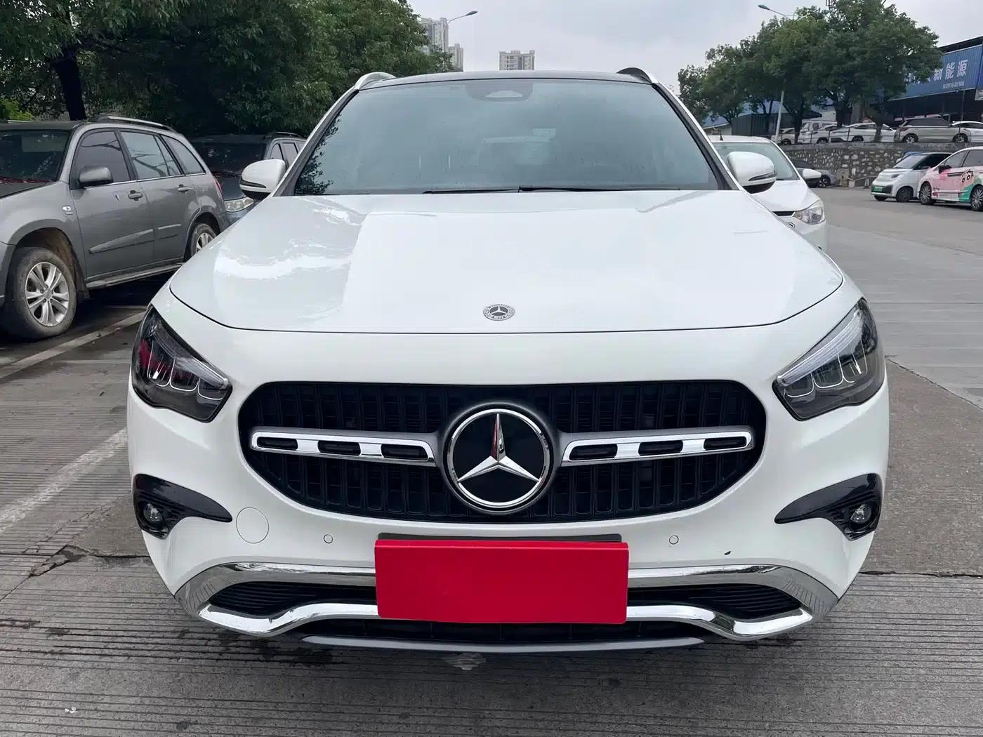 2024 Mercedes-Benz GLA 200 — миниатюра 2