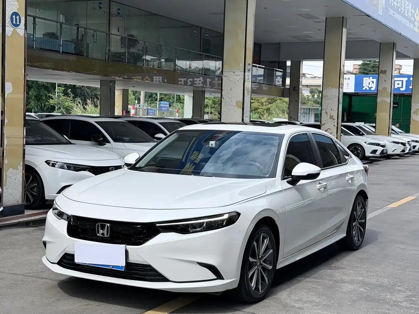 Stylish 2023 240TURBO CVT Deluxe Edition — миниатюра 1
