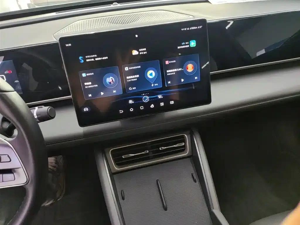 Qin L 2024 DM-i 120KM Super Edition — миниатюра 13