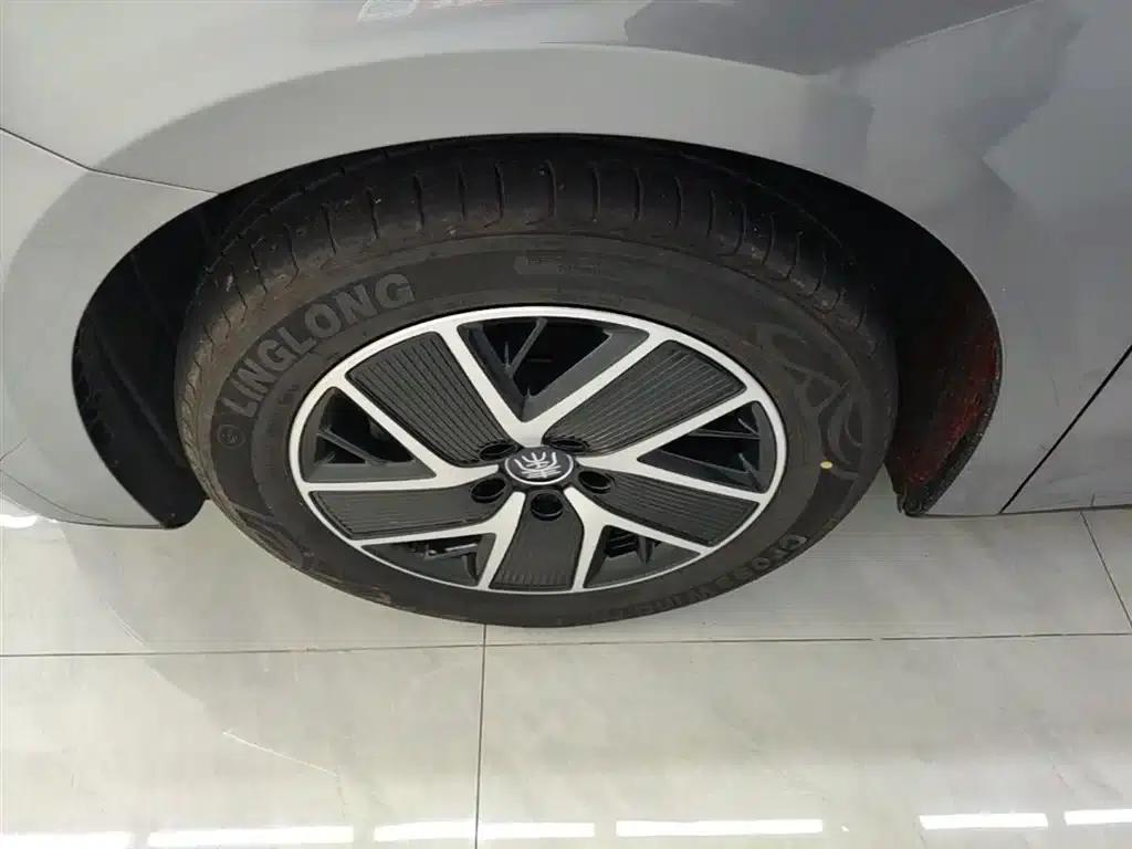Qin L 2024 DM-i 120KM Super Edition — миниатюра 23