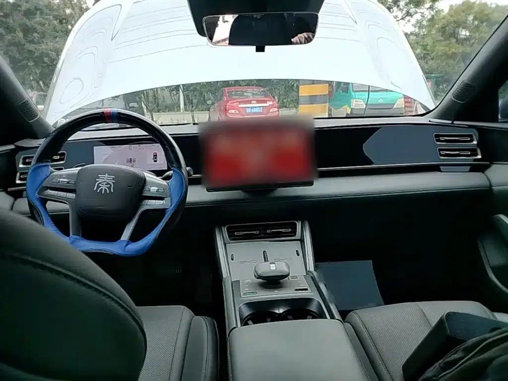 Qin L 2025 DM-i Intelligent Driving Edition 80KM Leading Model — миниатюра 10