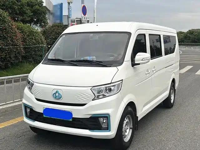 CrossStar V5 EV 2025 Model, 259km/h, Luxury Bus, 6 Seats, 38.64kWh