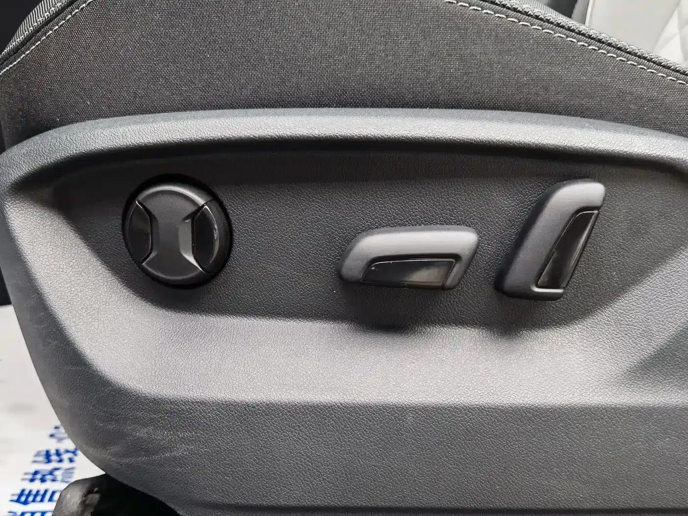 Tayron 2025 Popular Edition 300TSI — миниатюра 15