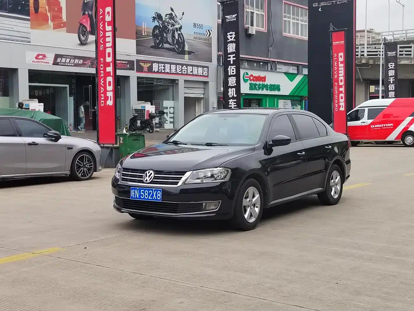 2013 Volkswagen Lavida Classic Facelift 1.6L Automatic Fashion Edition — миниатюра 1