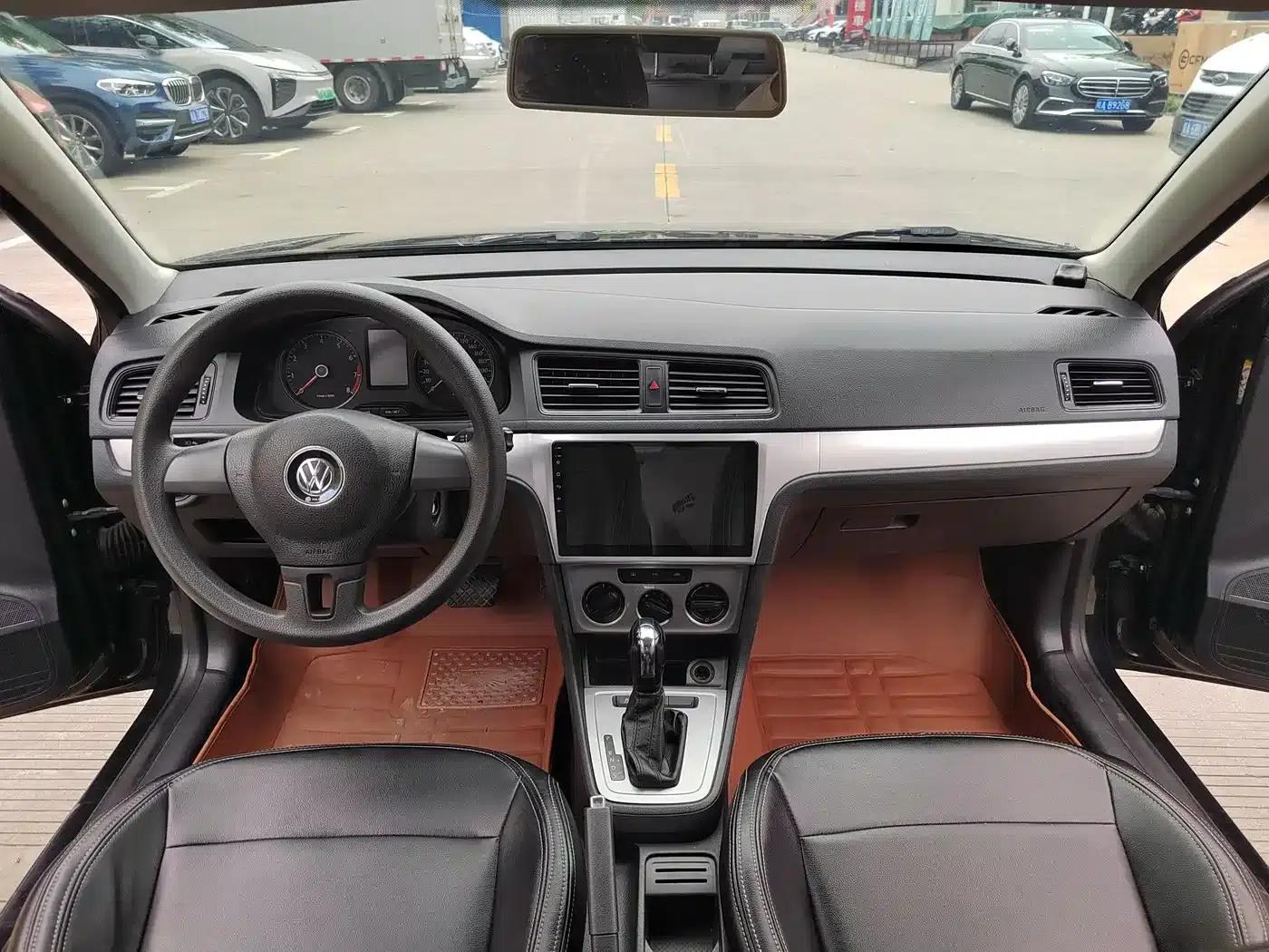 2013 Volkswagen Lavida Classic Facelift 1.6L Automatic Fashion Edition — миниатюра 4