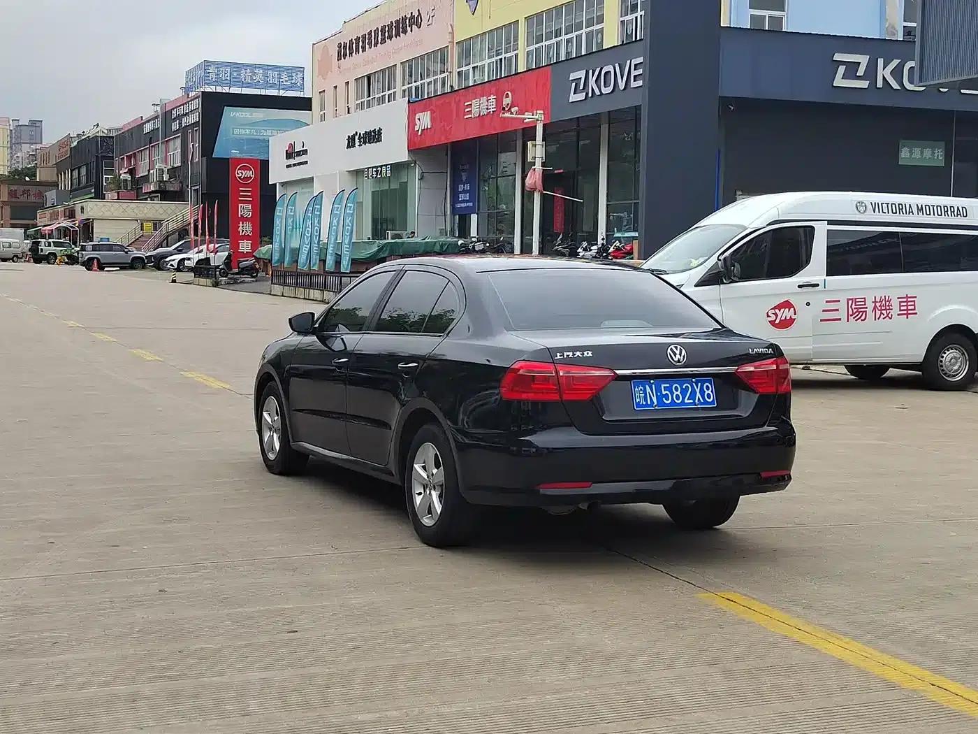 2013 Volkswagen Lavida Classic Facelift 1.6L Automatic Fashion Edition — миниатюра 9
