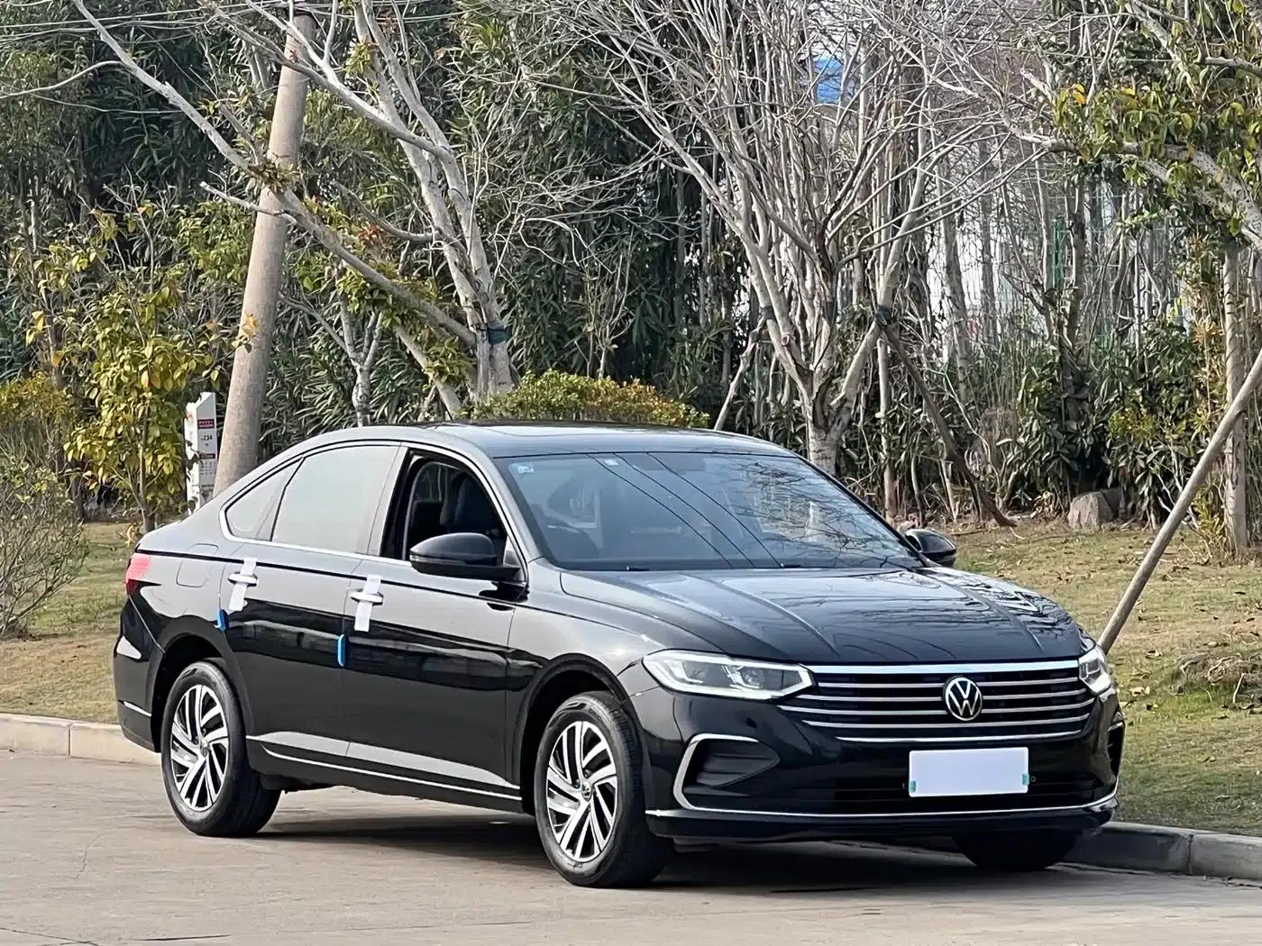 2023 Volkswagen Lavida Facelift 1.5L Automatic Full Comfort Edition — миниатюра 3
