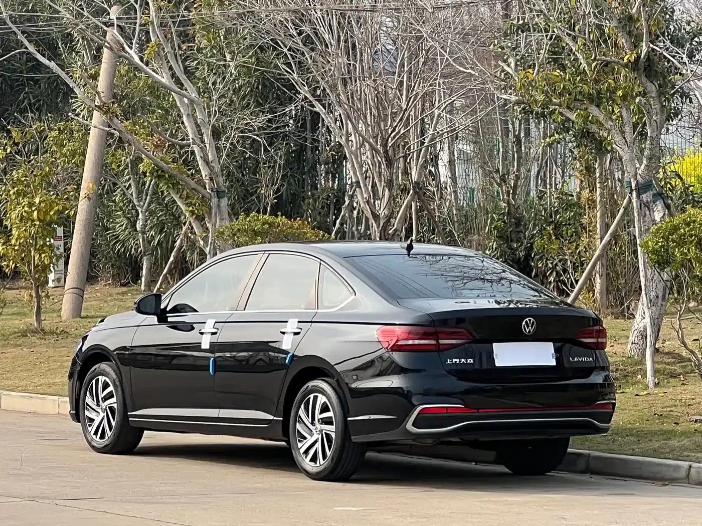 2023 Volkswagen Lavida Facelift 1.5L Automatic Full Comfort Edition — миниатюра 5