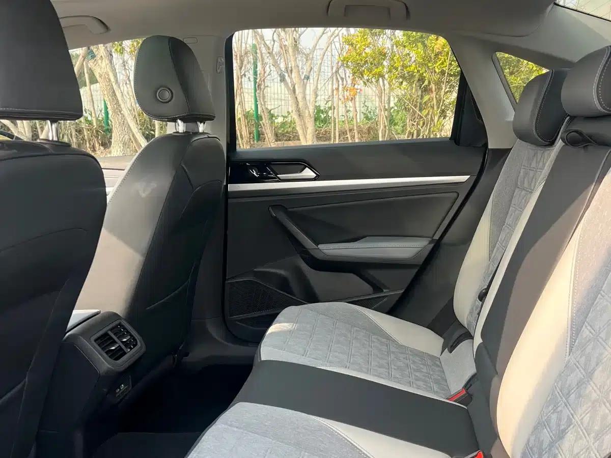 2023 Volkswagen Lavida Facelift 1.5L Automatic Full Comfort Edition — миниатюра 10