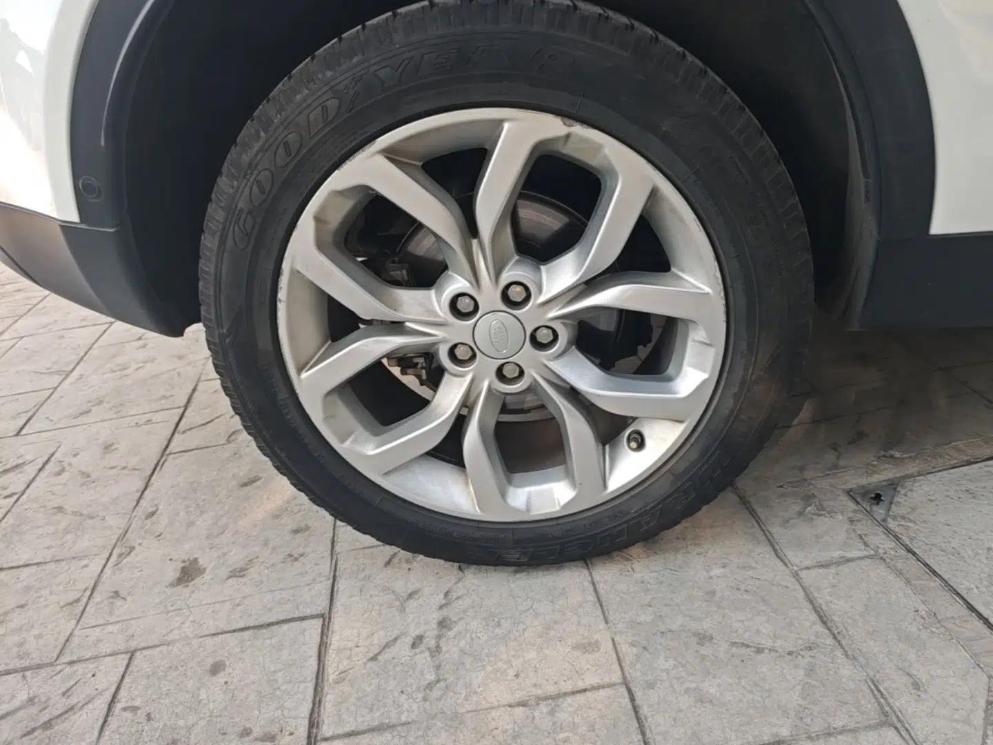 Used Land Rover Discovery Sport 2018 240 PS HSE Version — миниатюра 11