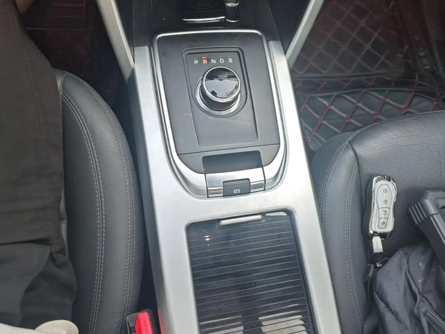Used Land Rover Discovery Sport 2018 240 PS HSE Version — миниатюра 16
