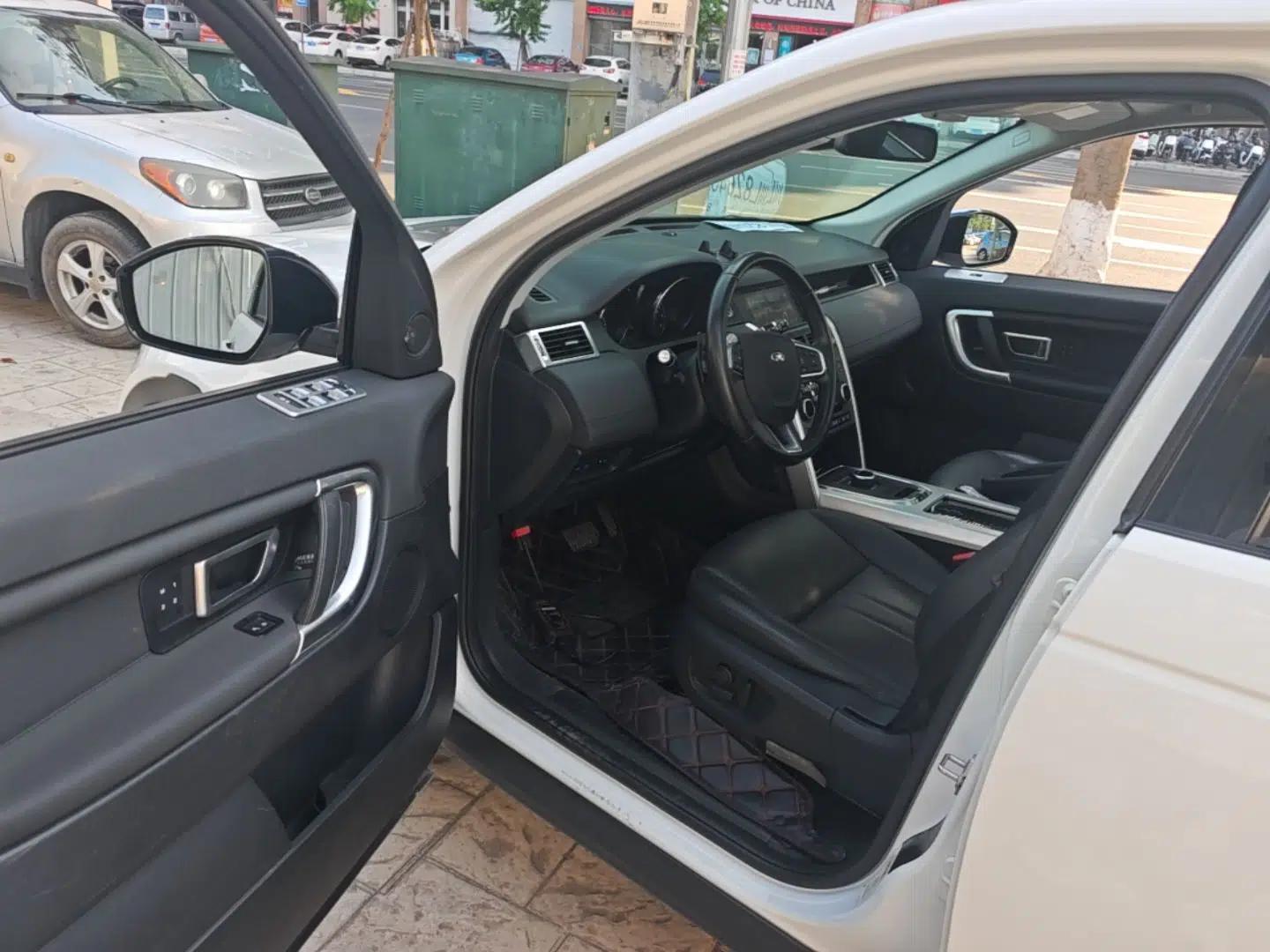 Used Land Rover Discovery Sport 2018 240 PS HSE Version — миниатюра 18
