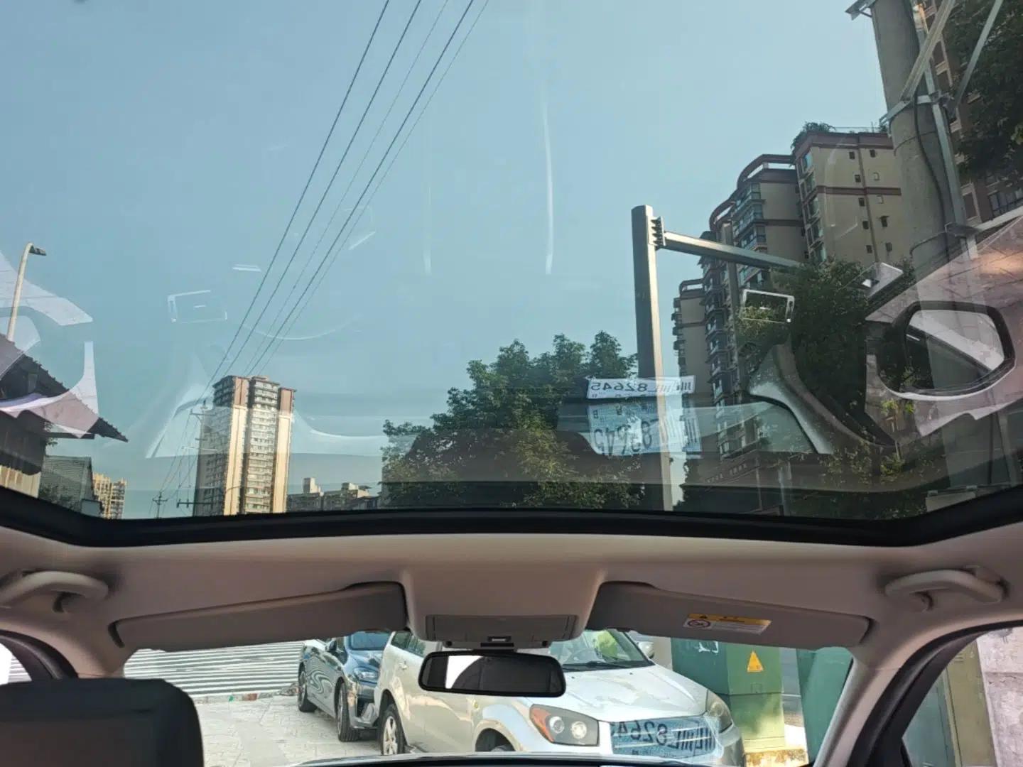 Used Land Rover Discovery Sport 2018 240 PS HSE Version — миниатюра 21