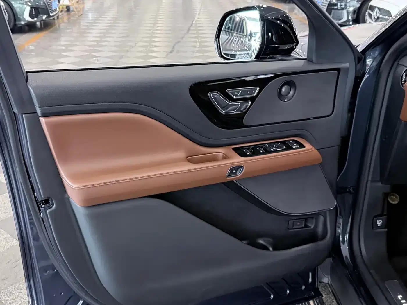 2021 Aviator 3.0T V6 AWD Premium Edition — миниатюра 11