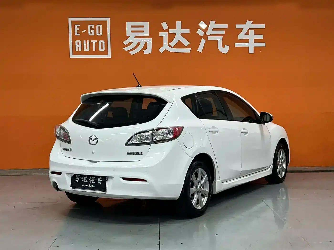 Mazda3 Axela 2012 Hatchback 2.0L Automatic Luxury — миниатюра 4