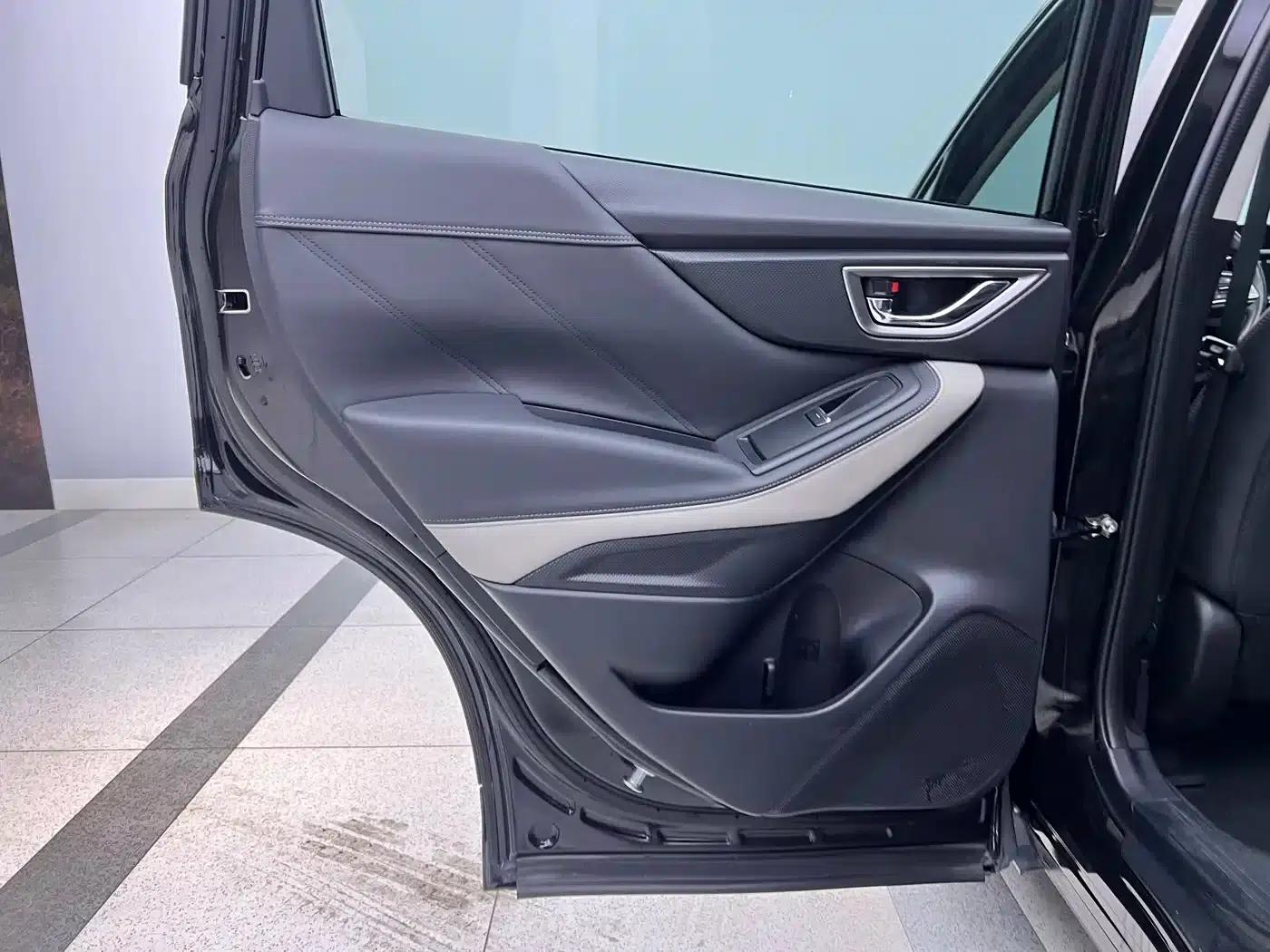 Forester 2022 2.0i AWD Luxury Edition EyeSight — миниатюра 17