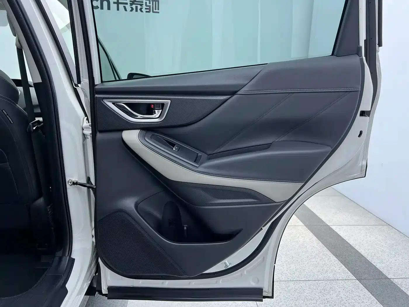 Forester 2022 2.0i AWD Luxury Edition — миниатюра 18
