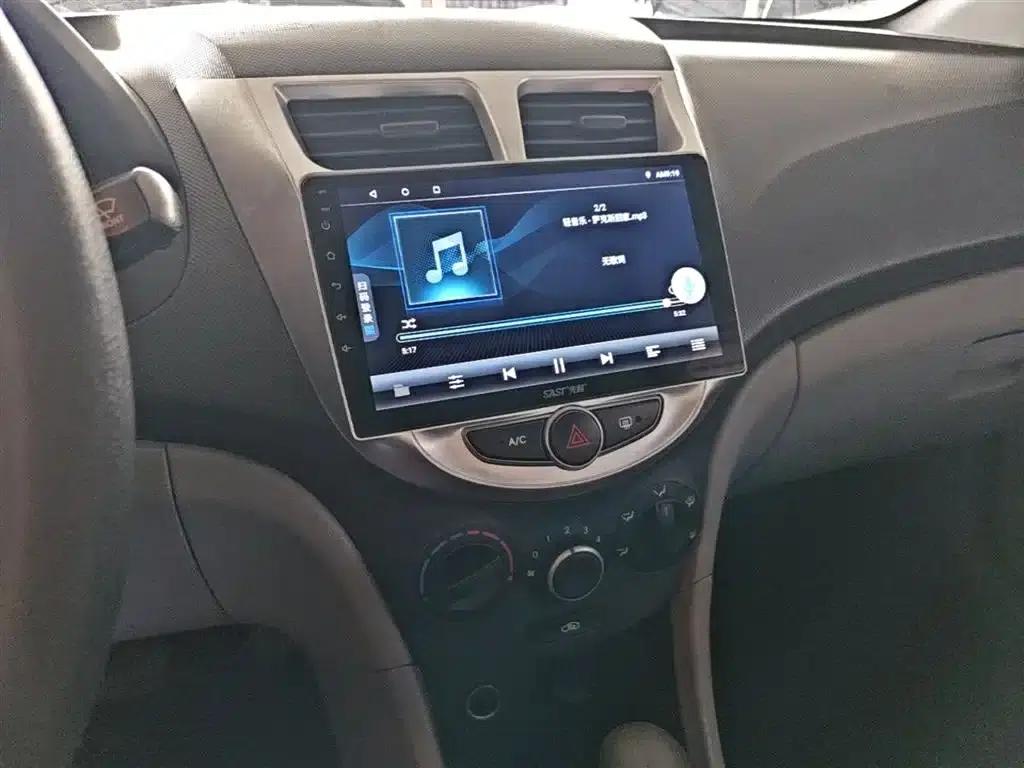 2014 Hyundai Reina 1.4L Automatic Intelligent GLS — миниатюра 13