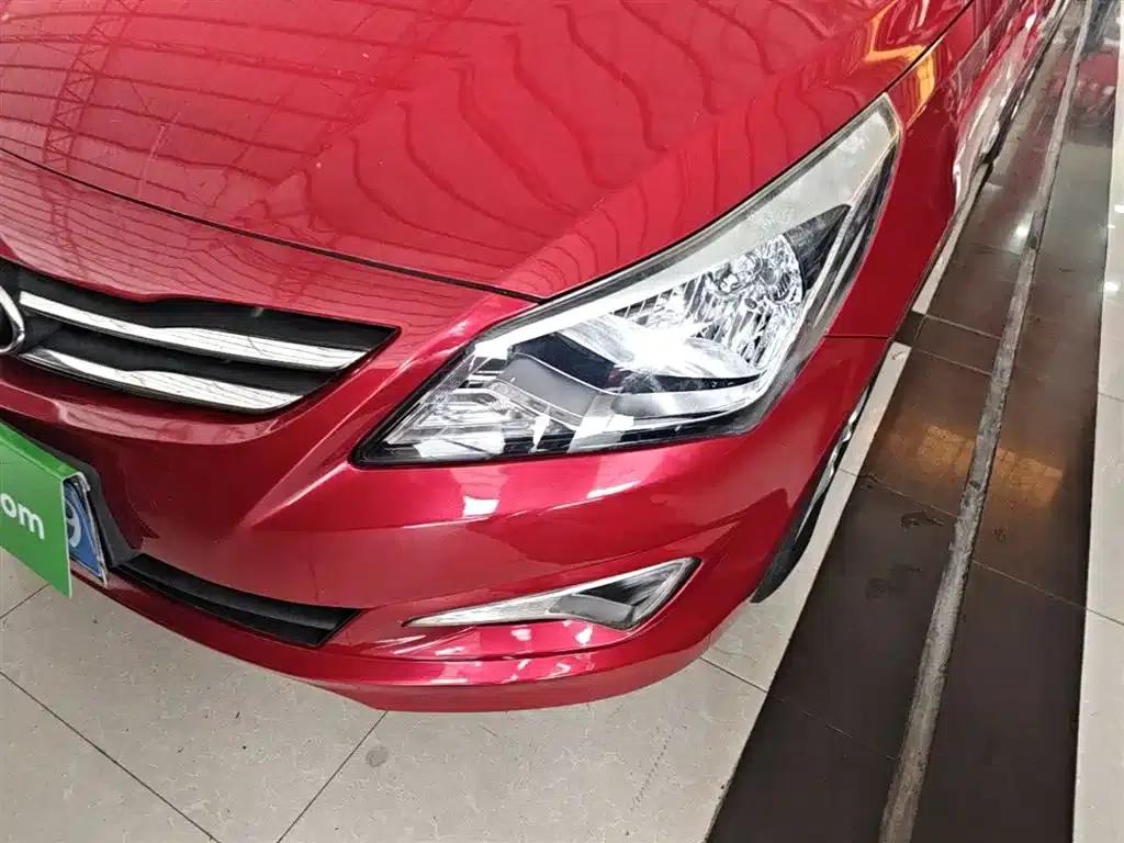 2014 Hyundai Reina 1.4L Automatic Intelligent GLS — миниатюра 24