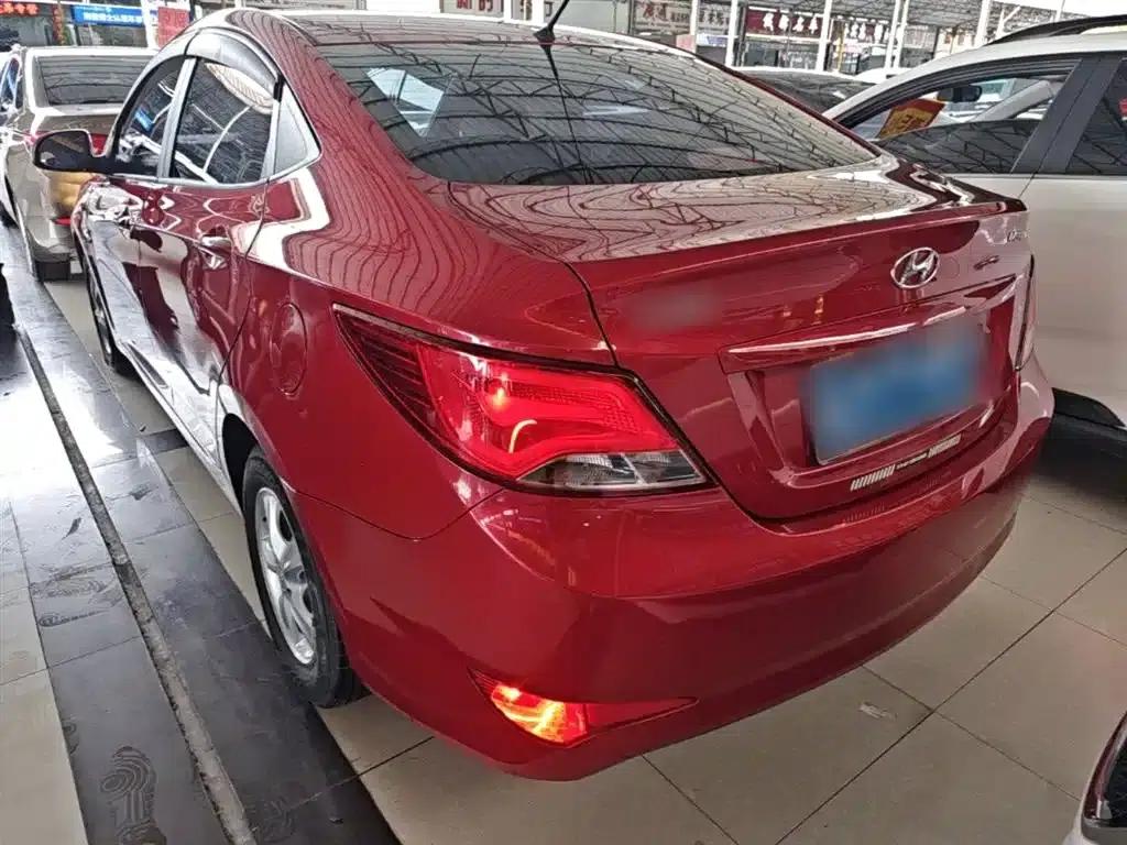 2014 Hyundai Reina 1.4L Automatic Intelligent GLS — миниатюра 5