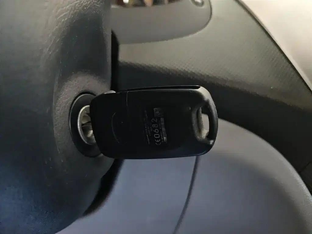 2014 Hyundai Reina 1.4L Automatic Intelligent GLS — миниатюра 9
