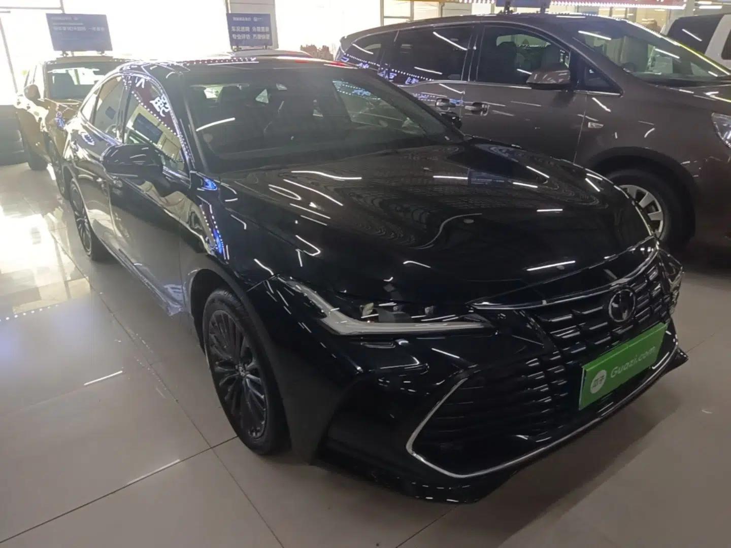 Used Toyota Avalon 2023 2.0L XLE Deluxe Edition — миниатюра 3