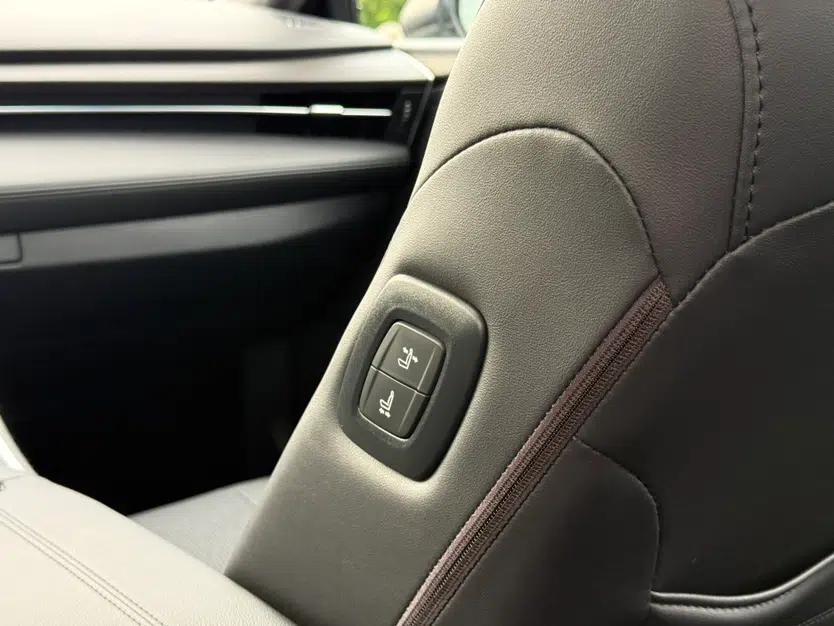 Used Toyota Avalon 2023 2.0L XLE Deluxe Edition — миниатюра 36