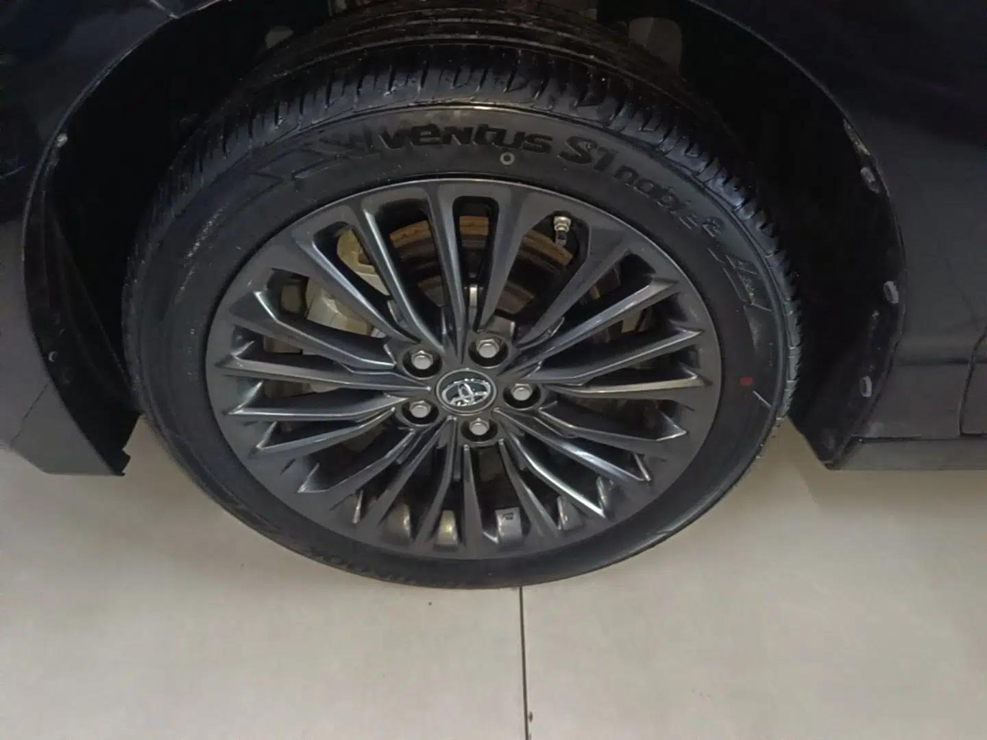 Used Toyota Avalon 2023 2.0L XLE Deluxe Edition — миниатюра 10
