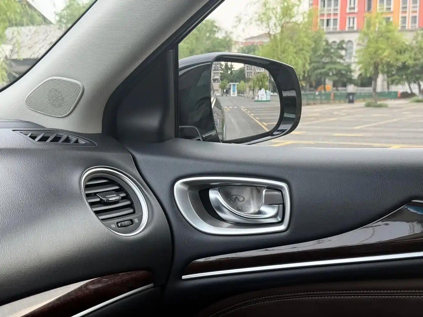 2016 Infiniti QX60 Imported Model 2.5 S/C Hybrid 2WD Premium Edition (China V Emission Standard) — миниатюра 16
