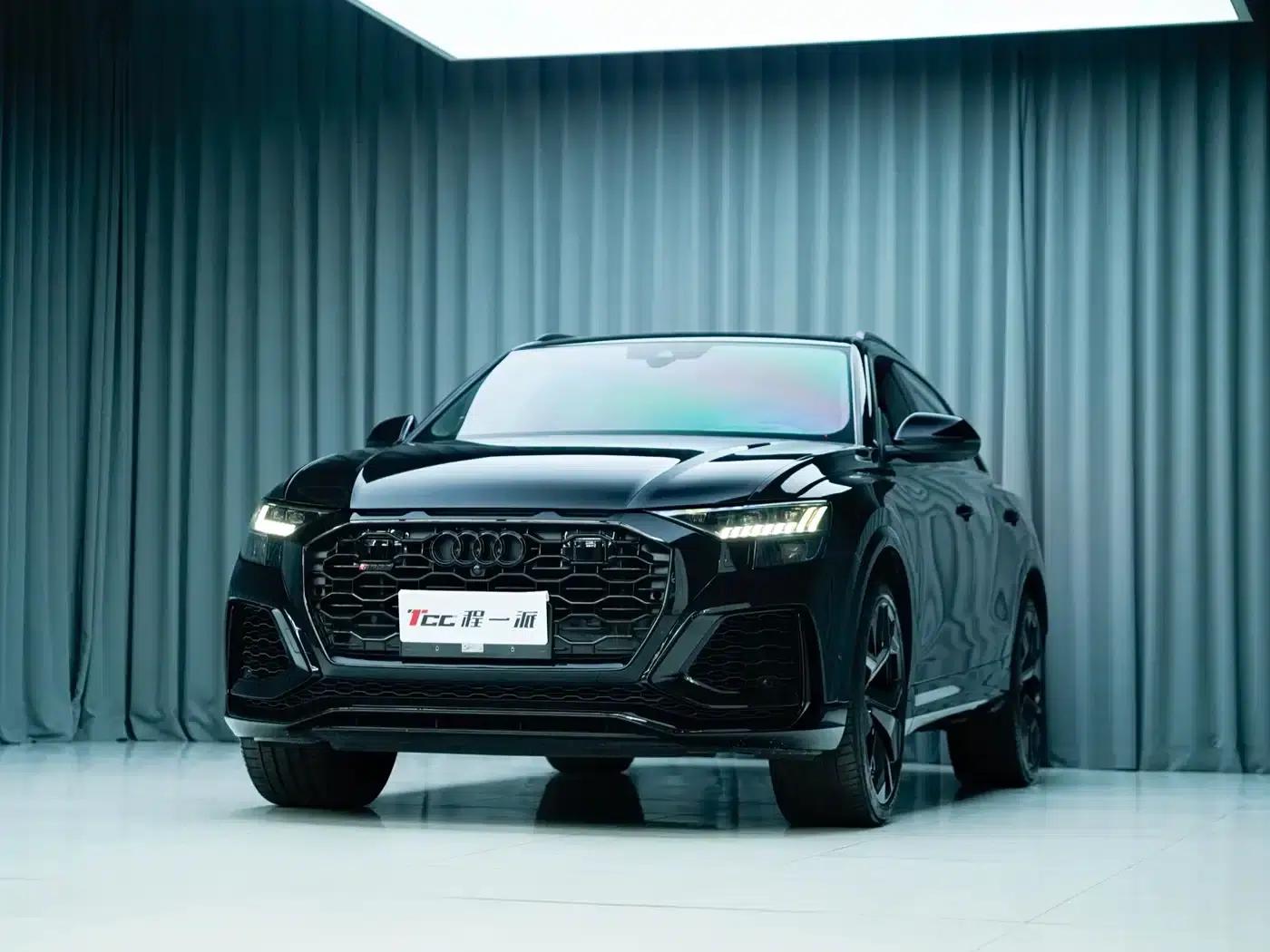 2022 Audi RS Q8 4.0T — миниатюра 1