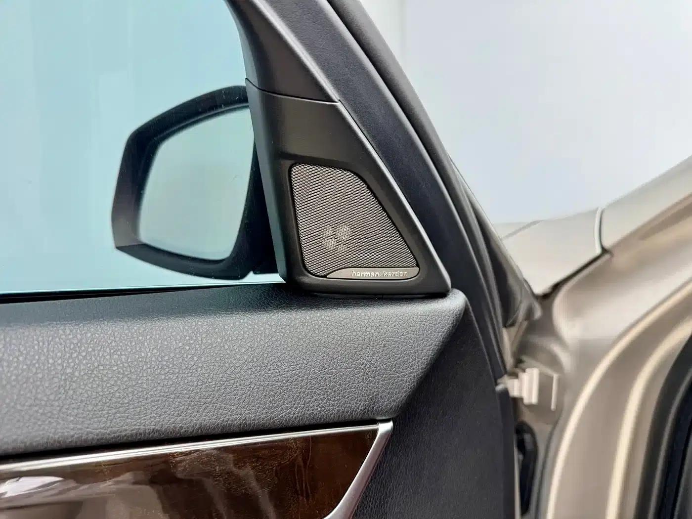 2014 BMW 5 Series 528Li Leading Edition — миниатюра 8